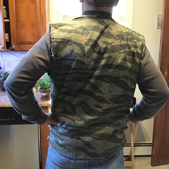 Redneck Camouflage Print Button Up Utility Vest - Picture 9 of 15